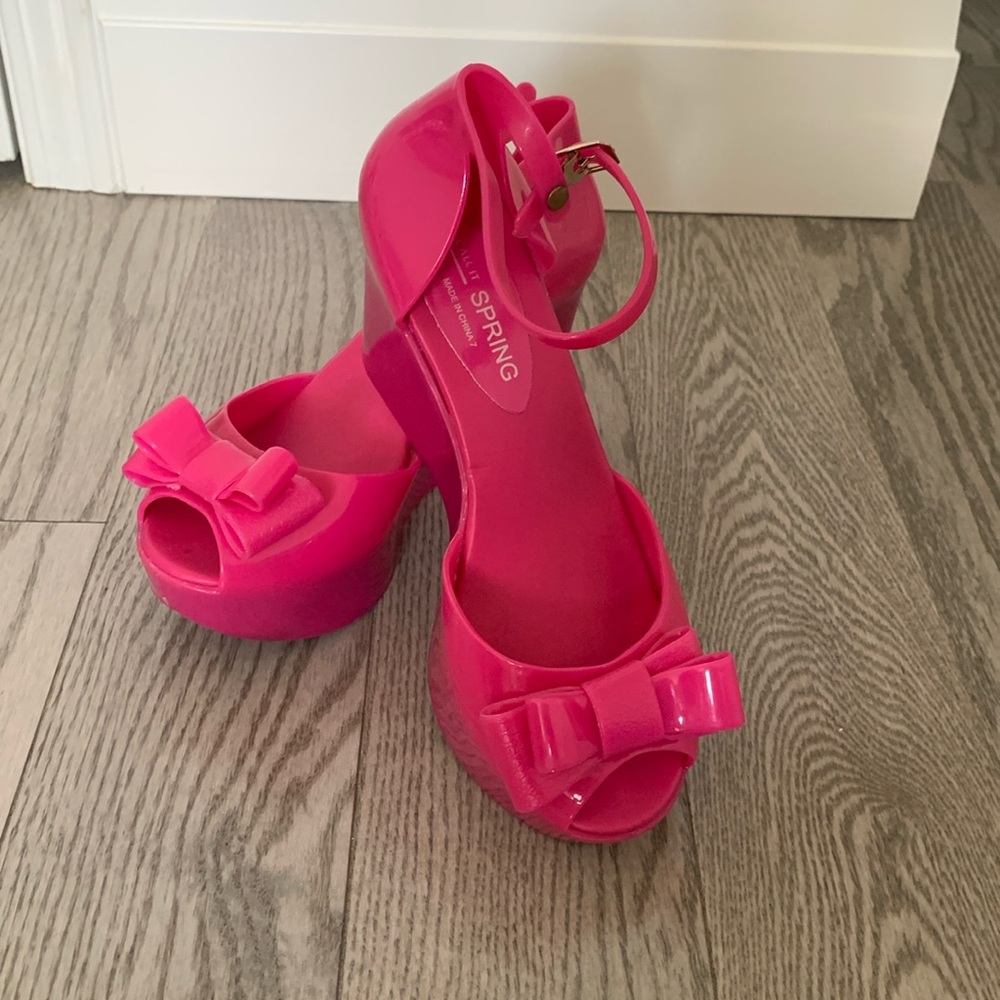 Call It Spring Pink Jelly Water Rubber Bow Wedge Size 37 - Picture 3 of 12